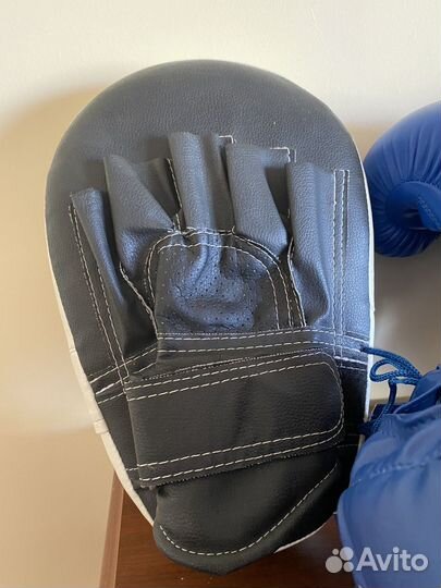 Боксерские перчатки, шлем, лапа