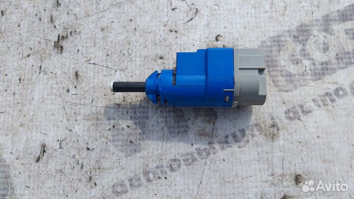 Датчик педаль сцепления Renault Duster 4x4