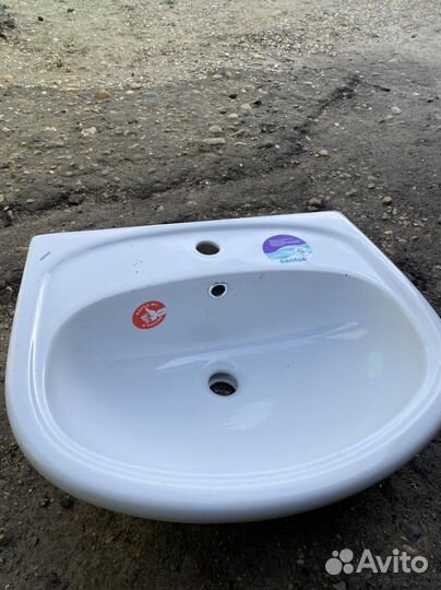 Раковина в ванную новая