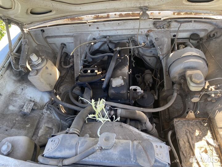 ГАЗ 24 Волга 2.4 МТ, 1991, битый, 111 111 км