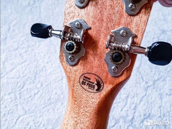 Отличная гитара укулеле Flight с лисичкой + чехол