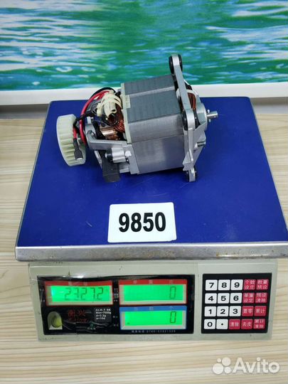 Блендер профессиональный с защитным колпаком