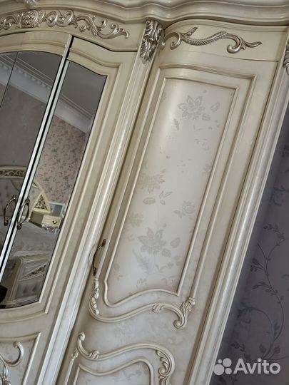 Спальный гарнитур