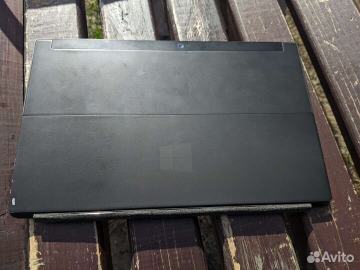 Планшет с клавиатурой Surface RT 64GB (Windows 10)