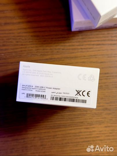 Apple 20W USB-C Power Adapter (трехштыковые)