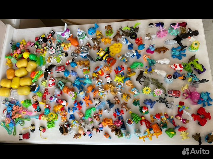 Игрушки из киндера пакетом