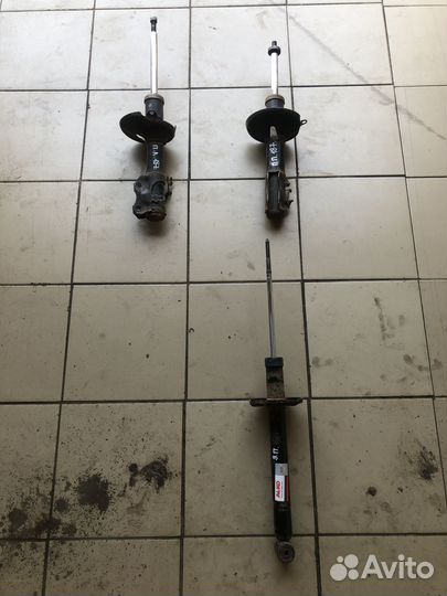 Стойка амортизатор Volkswagen Vento
