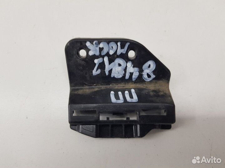 Кронштейн переднего бампера правый