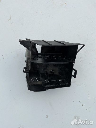 Блок предохранителей Renault Trafic/Opel Vivaro