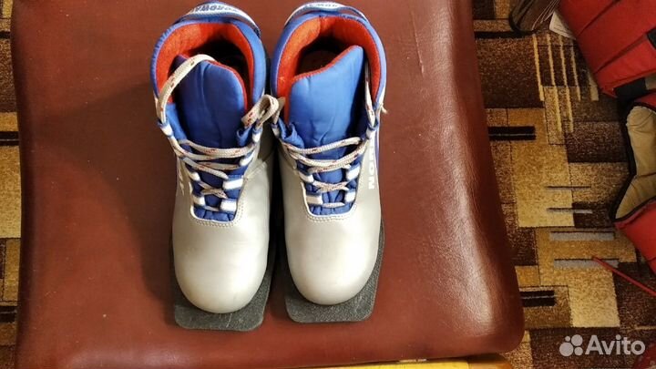 Лыжные ботинки размер 34