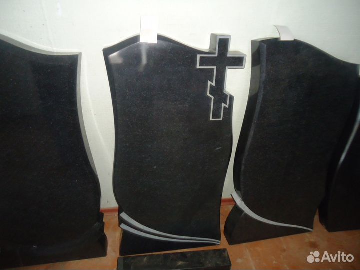 Памятники