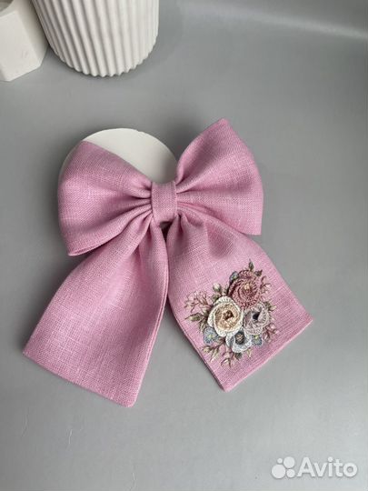 Бантик с вышивкой