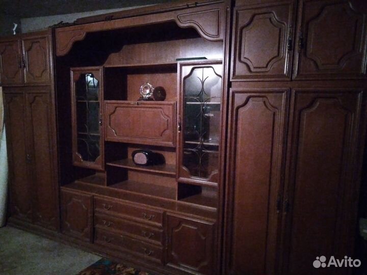 Стенка Югославия. Дерево стекло бронза