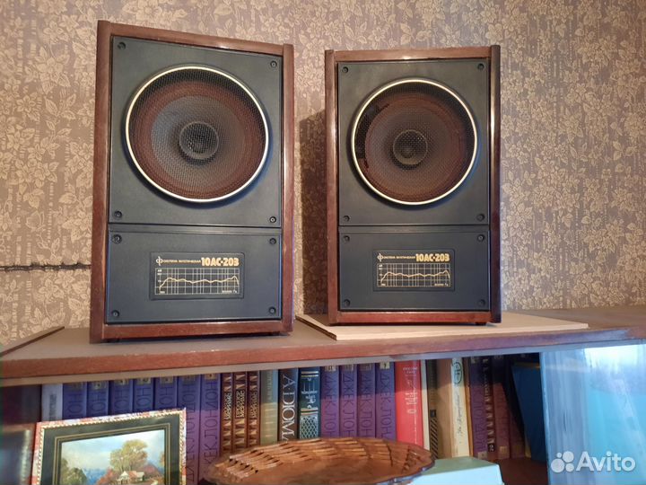 Акустические колонки большие