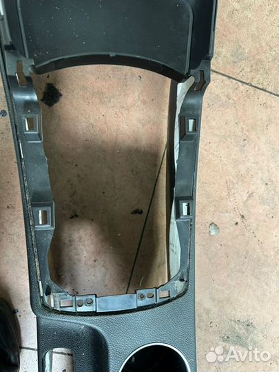 Центральная консоль с подлокотником Hyundai I30 GD