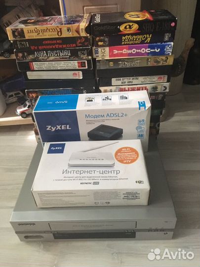 Продам видеомагнитофон Daewoo+32 кассеты +модем+Ин