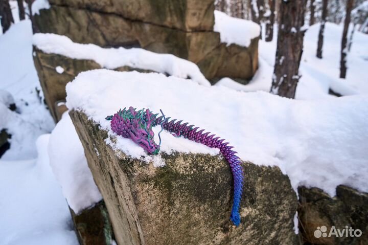 Подвижный 3D дракон символ года трехцветный