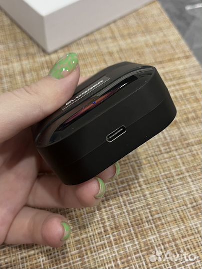 Беспроводной петличный микрофон