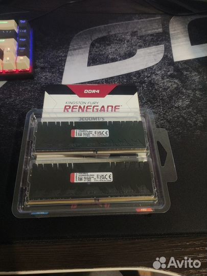 Озу ddr4 16gb 3200 Kingston Renegade 2 по 8г