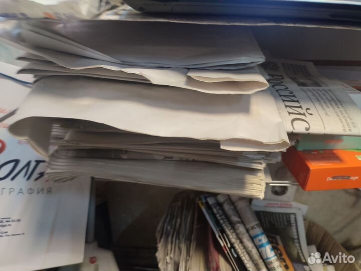 Газеты большой формат, книги старые много