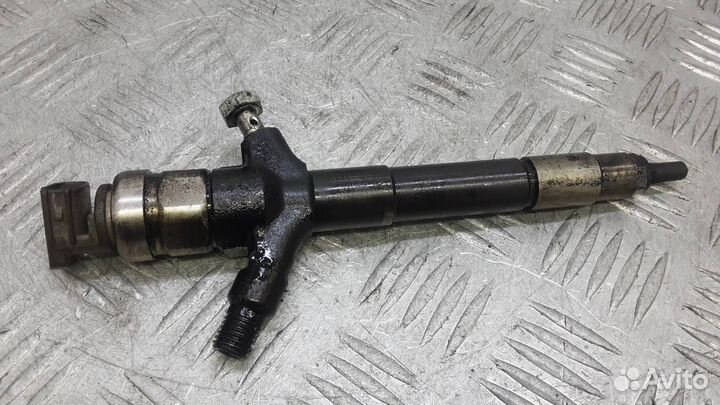 Форсунка топливная Mitsubishi L200 4 2010 1465A041