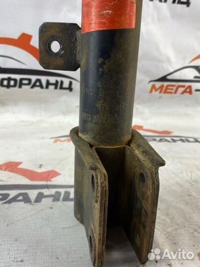 Амортизатор подвески передний правый Peugeot 307