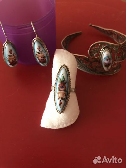 Бусы, серьги и кольцо