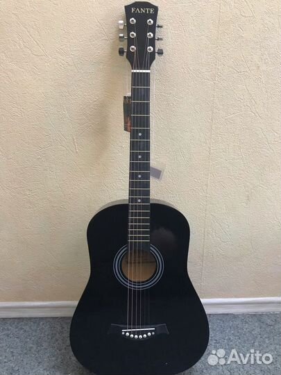 Акустическая гитара