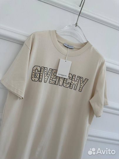 Футболка Givenchy