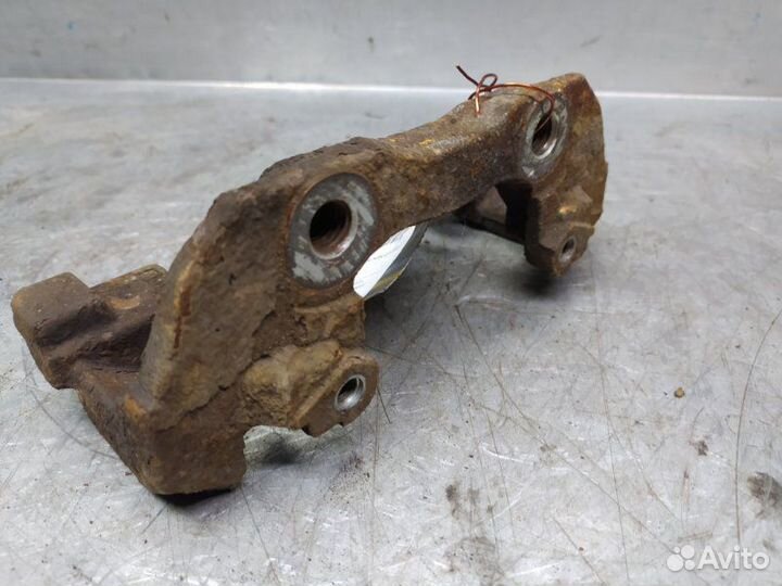 Скоба суппорта переднего Ford Focus Iii 2011-2019