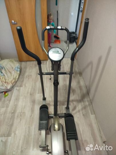 Эллиптический тренажер