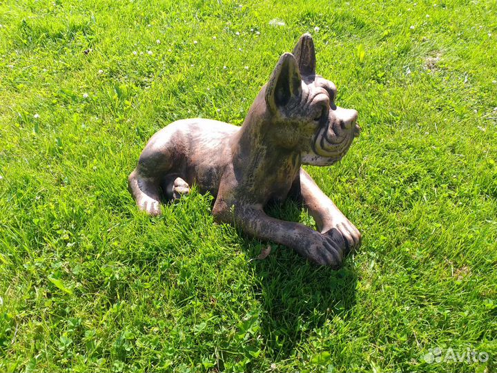 Вазоны, фигурки: бетонные изделия для сада