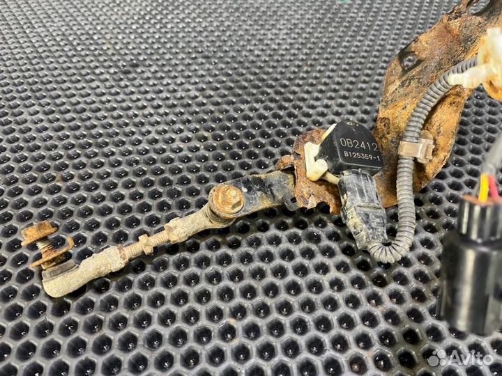 Датчик высоты подвески лев. зад. Lexus GX460