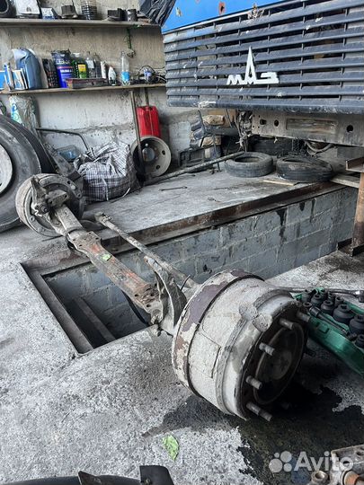 Балка в сборе со стипицами и барабанами на маз