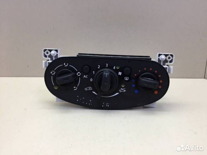 Блок управления отопителем Renault Sandero 2009-20