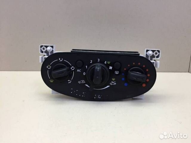 Блок управления отопителем Renault Sandero 2009-20