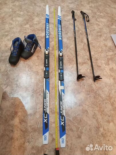 Беговые лыжи детские с ботинками и палками