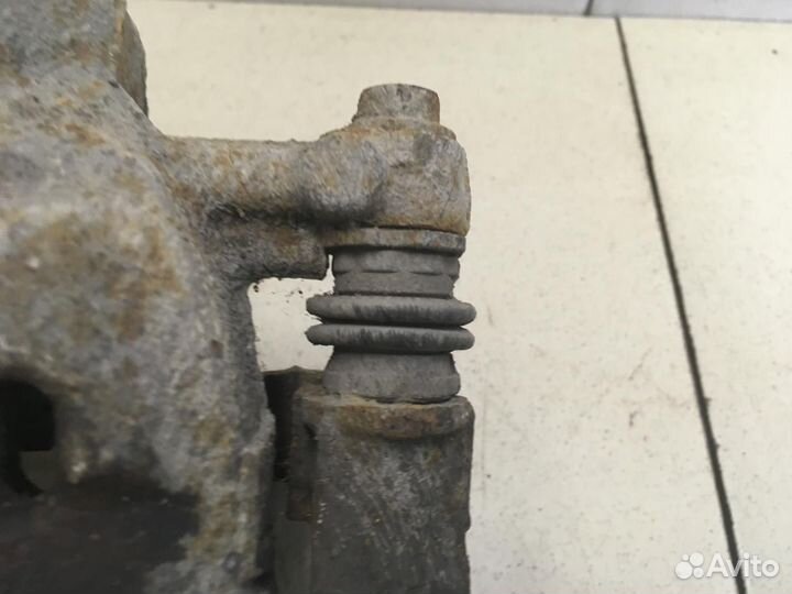 Суппорт передний правый Colt (Z3) 2004-2012