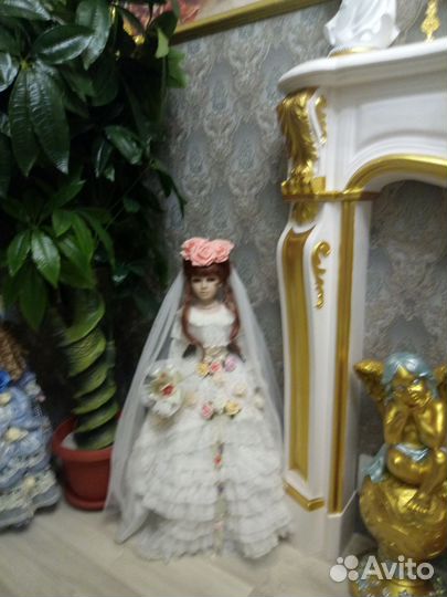 Кукла фарфоровая коллекционная