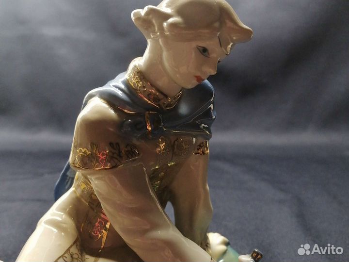 Фарфоровые статуэтки Иван царевич