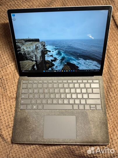 Microsoft surface laptop 2