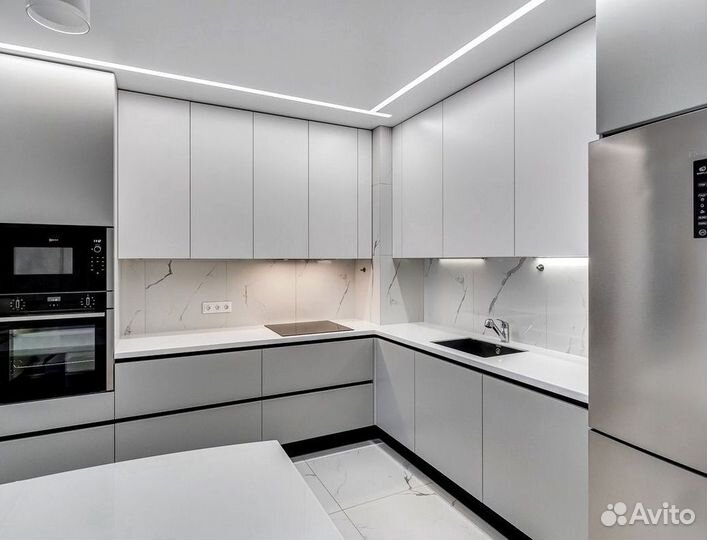 Угловые кухни на заказ в загородный дом