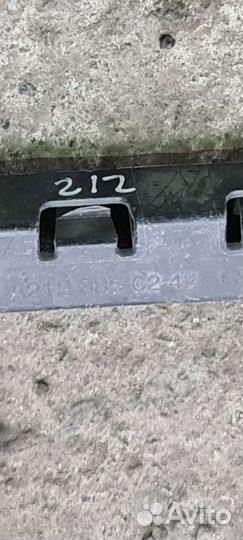 Направляющая заднего бампера Mercedes W212 дорест