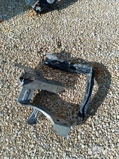 Кончик лонжерона телевизор на Honda Civic 4D