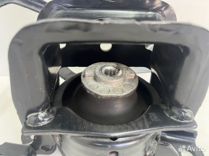Подушка двигателя правая Toyota Camry V70/V75