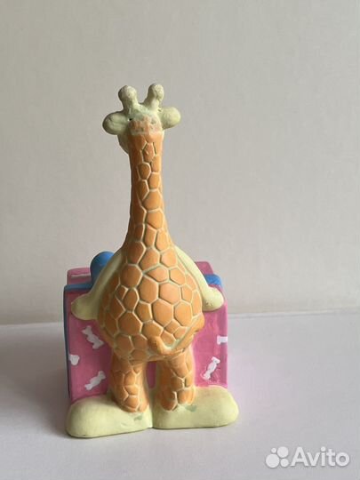 Жираф фигурка