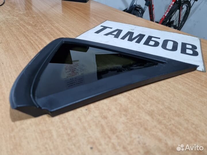 Задняя правая форточка форд фиеста 6 2010 год