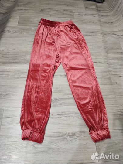 Новый костюм женский модный 46 (M)