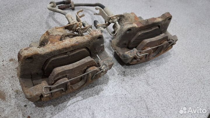 Передний тормозной суппорт Audi A4 B6 2.0 ALT CVT