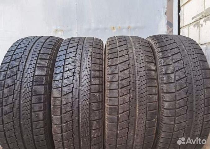 Bridgestone Blizzak VRX 215/55 R17 102H